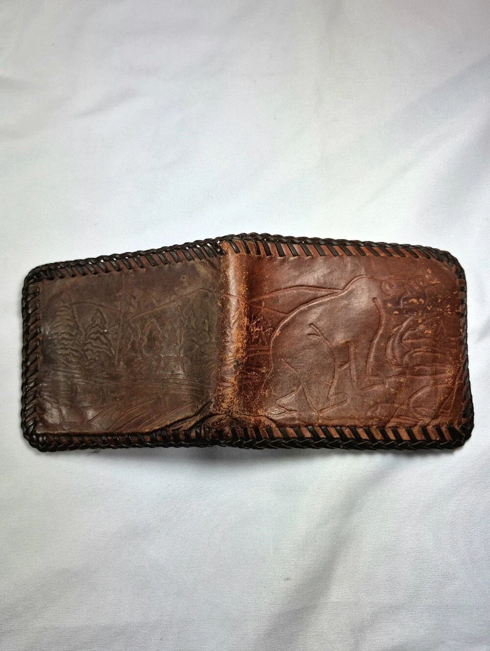 Vintage Hand Tooled Leather Bifold Wallet Whipstitch Wilderness Scene Key/Card